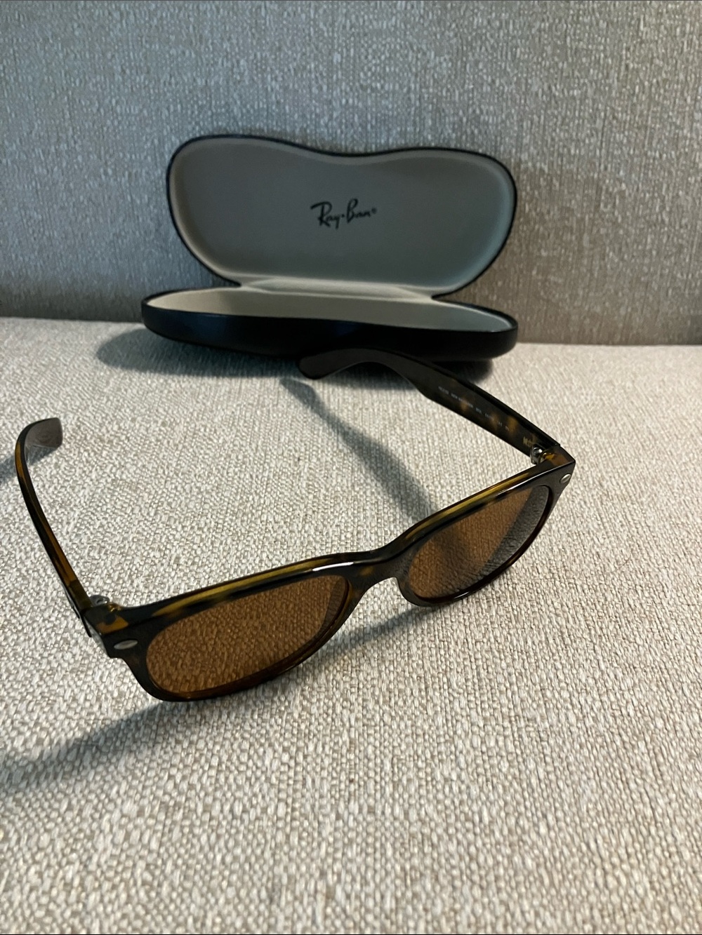 Ray-Ban Wayfarer Tortoiseshell Frame Sunglasses with Brown Lenses